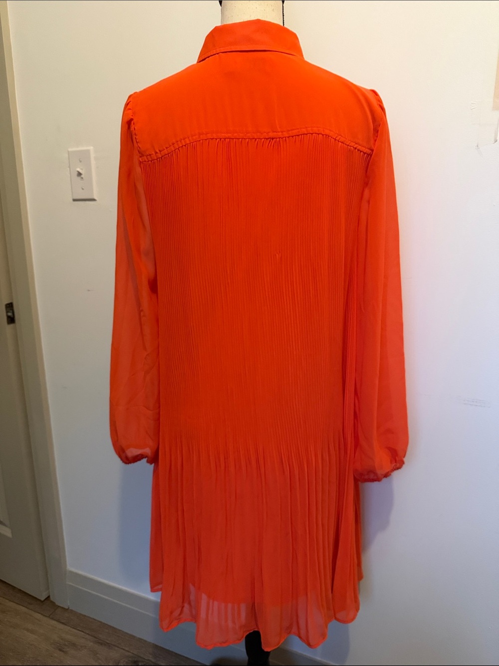Bright Orange Pleated Button-Front Shirt Dress XS - Picture 4 of 7